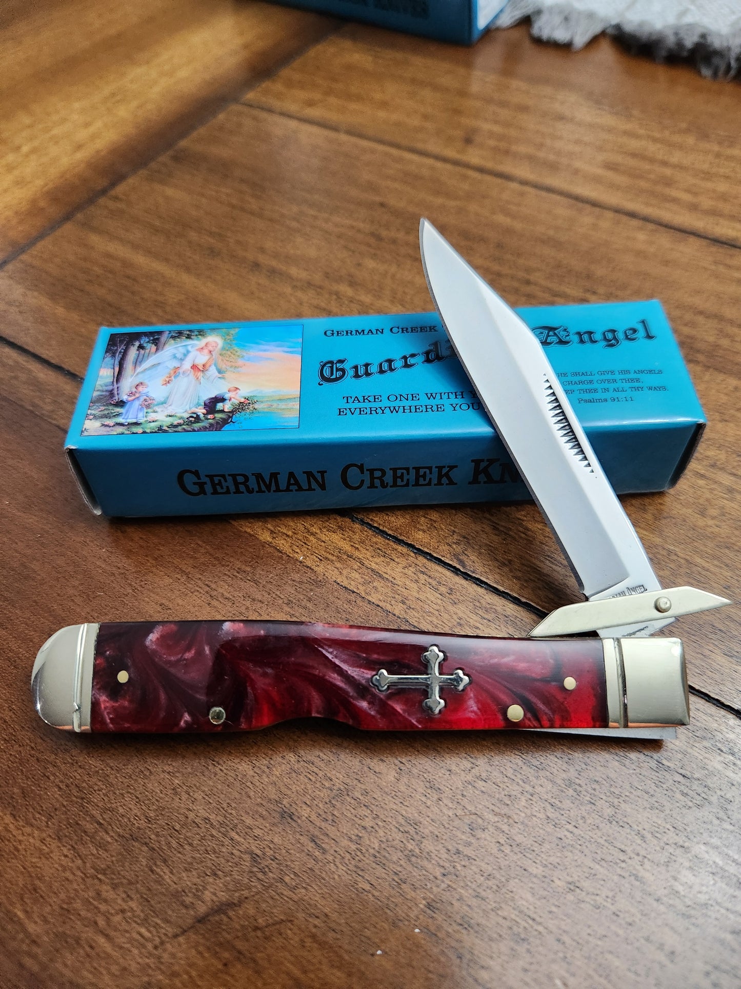 Guardian Angel Lock Back Cheetah Knife Red Pearl Handles 4 3/8" EM2567052CERD